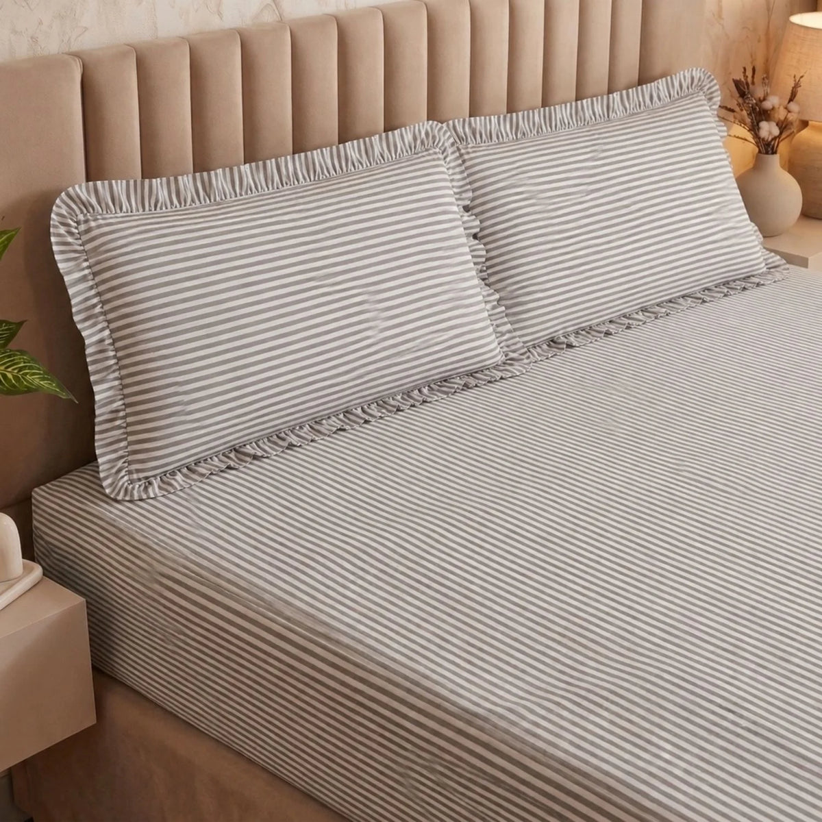 Dream Weaverz Home Polycotton (Fitted) 260TC DoubleSIZE BEDSHEET(Dark Grey Stripes)