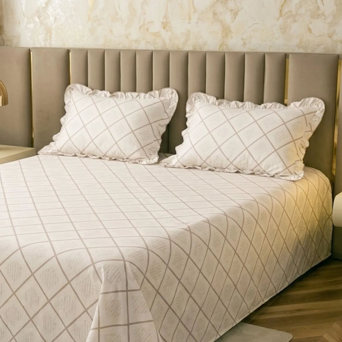 Dream Weaverz Home Polycotton (Flat) 260TC DoubleSIZE BEDSHEET(White)