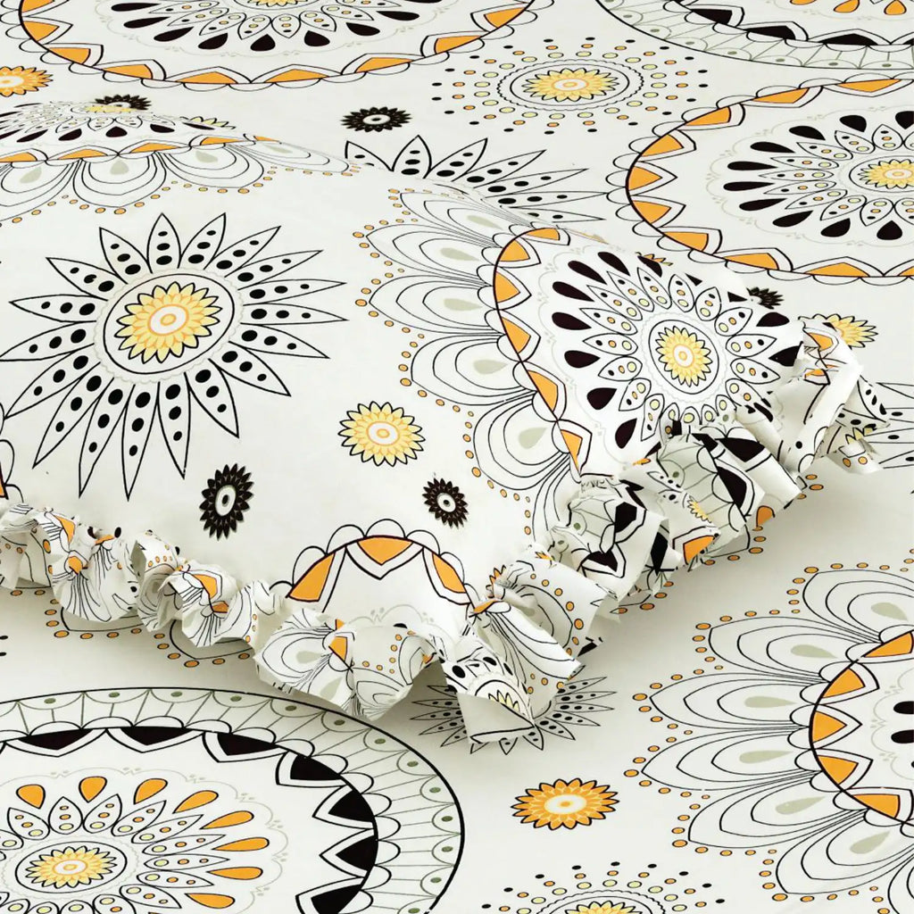 Dream Weaverz Polycotton King Fitted (Elastic) 260 TC Abstract 1 Bedsheet with 2 Pillow Covers (Off white)